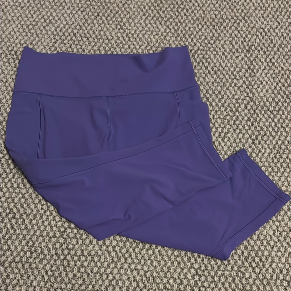 Athleta salutation stash capri